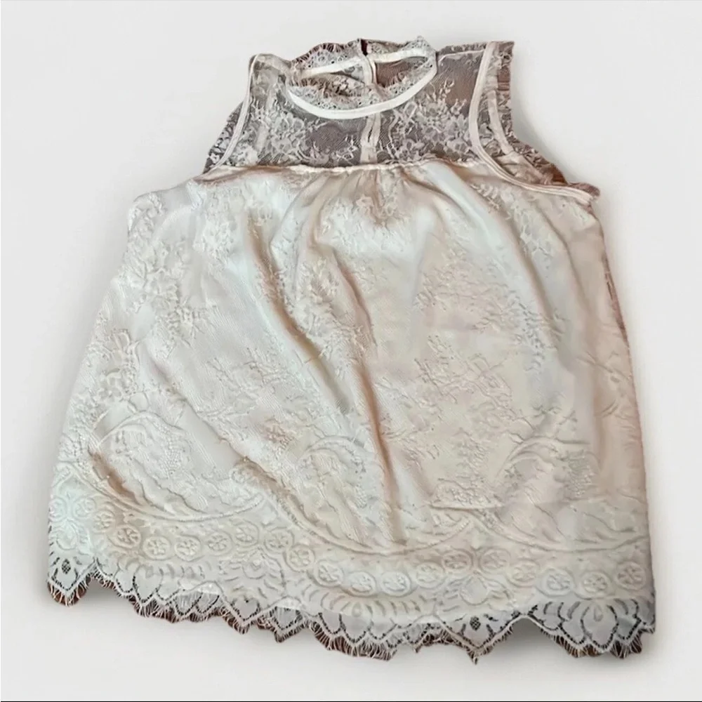 Xhilaration Women’s Lace Top Size L - Picture 7 of 9